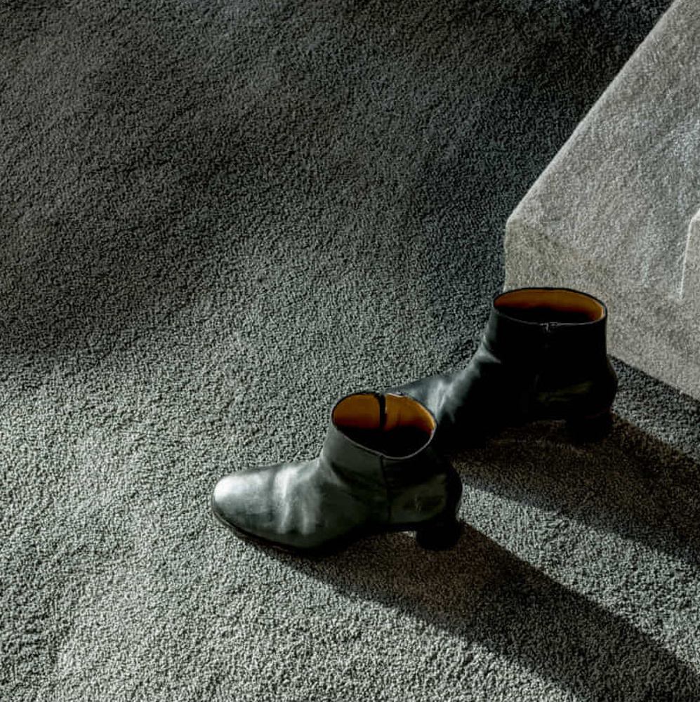 Metrážový koberec Sofia 96 tmavě šedá