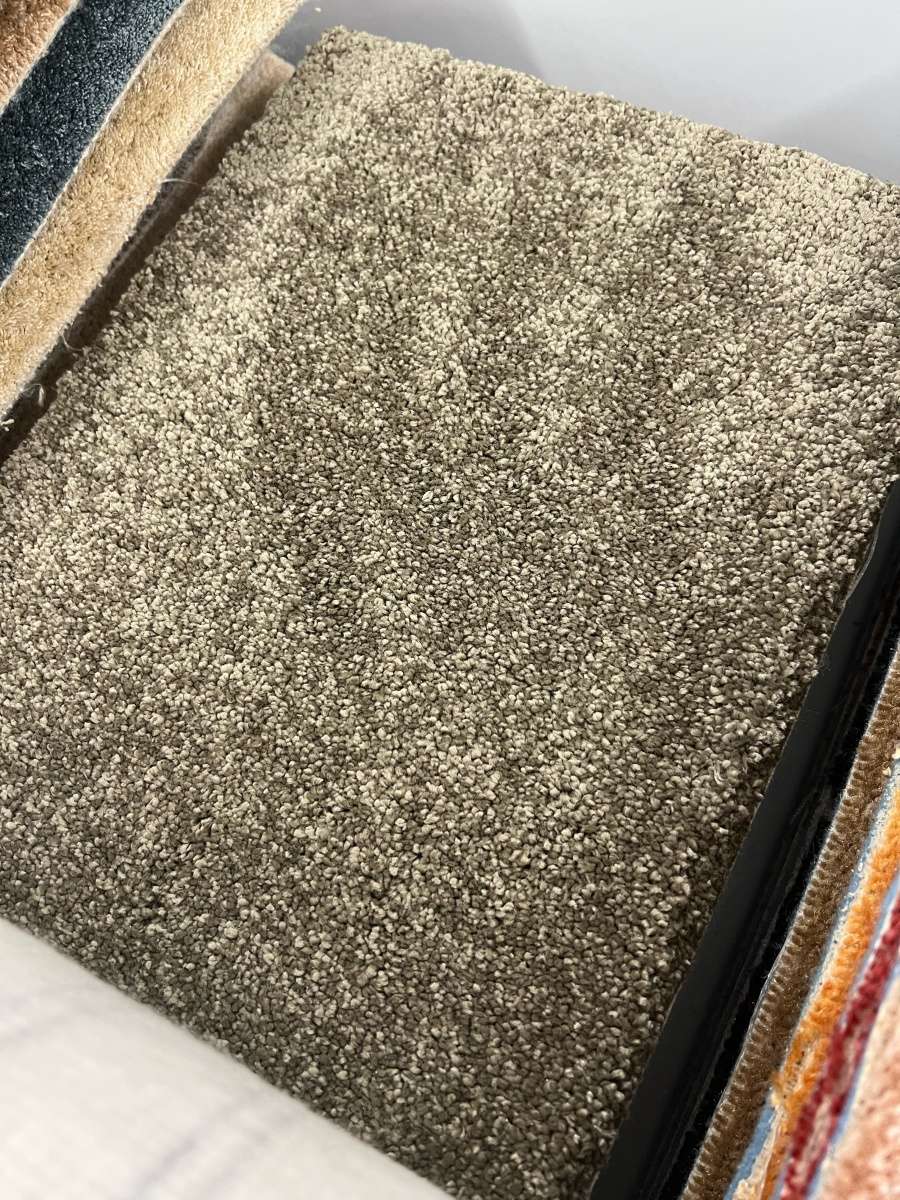 Metrážový koberec LILIANA 7655 světle hnědý