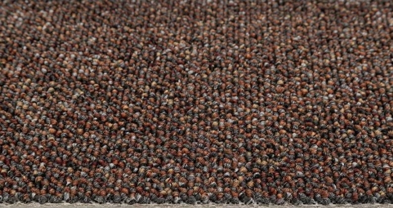 Associated Weavers bytový koberec Nero 84 šíře 4m hnědá