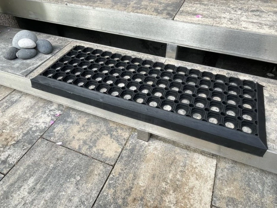 Nášlap na schody gumový Compos 25x75cm černý