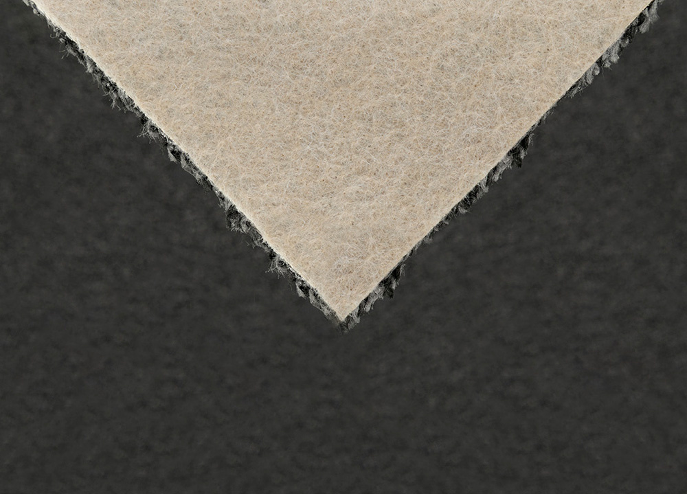 Associated Weavers metrážový koberec Fuego 99 š.4m černý