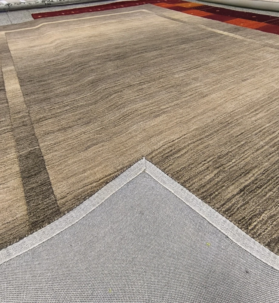 Ručně tkaný vlněný koberec Traditionell Vardan 240x340cm – severský vzor 100% střižní vlna brown