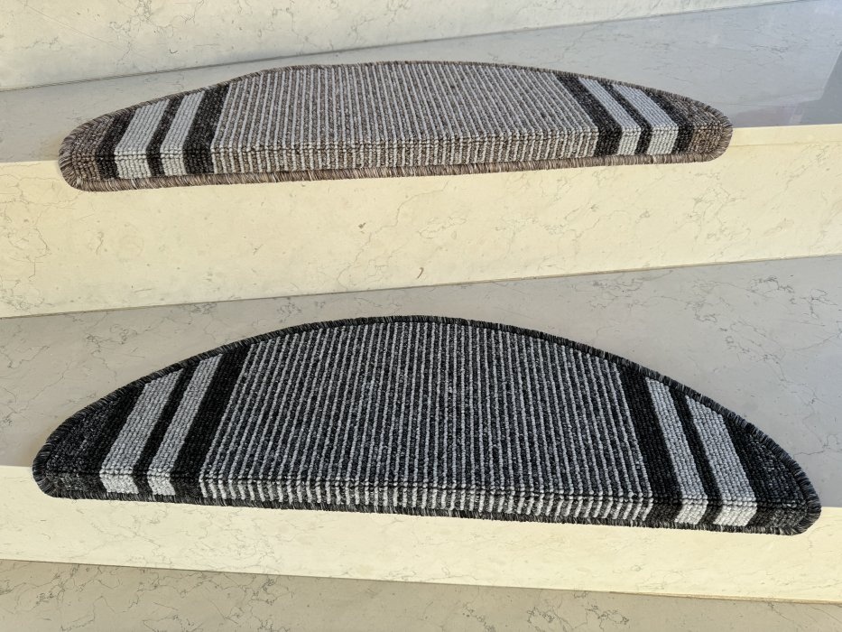 Nášlap na schody Gandia šedý